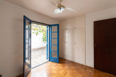 Casa para alugar com 317m², 4 quartos e 2 vagasQuarto 1