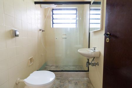 Casa para alugar com 317m², 3 quartos e 3 vagasBanheiro 2