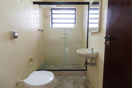 Casa para alugar com 317m², 4 quartos e 2 vagasBanheiro