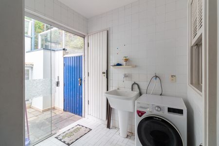 Casa para alugar com 317m², 4 quartos e 2 vagasLavanderia