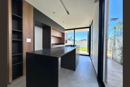 Casa para alugar com 160m², 3 quartos e 2 vagas Casa para alugar com 160m², 3 quartos e 2 vagasCozinha