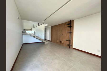 Casa para alugar com 160m², 3 quartos e 2 vagas Casa para alugar com 160m², 3 quartos e 2 vagasSala
