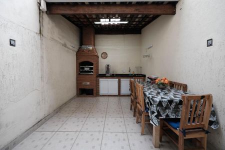 Casa à venda com 100m², 2 quartos e 2 vagasÁrea de Serviço