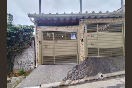 Casa à venda com 100m², 2 quartos e 2 vagasFachada