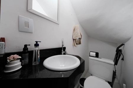 Casa à venda com 100m², 2 quartos e 2 vagasLavabo