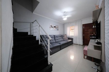 Casa à venda com 100m², 2 quartos e 2 vagasSala
