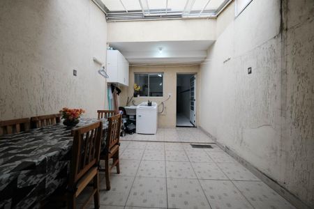 Casa à venda com 100m², 2 quartos e 2 vagasÁrea de Serviço