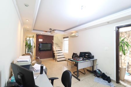 Casa à venda com 4 quartos, 150m² em Parque Casa de Pedra, São Paulo