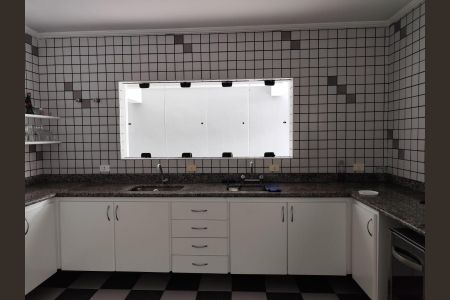 Casa para alugar com 400m², 3 quartos e 6 vagasCozinha