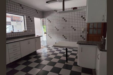 Casa para alugar com 400m², 3 quartos e 6 vagasCozinha
