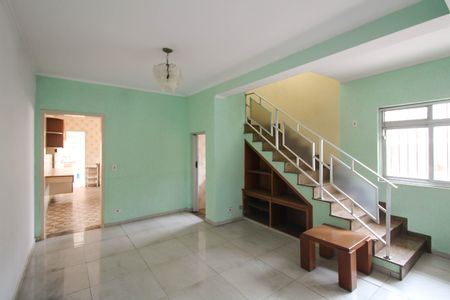 Casa para alugar com 239m², 3 quartos e 3 vagasSala