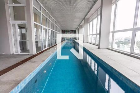 Studio para alugar com 35m², 1 quarto e 1 vaga Studio para alugar com 35m², 1 quarto e 1 vagaPiscina coberta