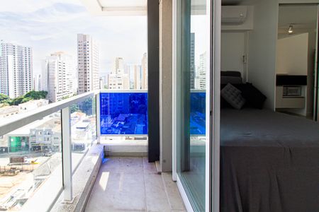 Studio para alugar com 35m², 1 quarto e 1 vaga Studio para alugar com 35m², 1 quarto e 1 vagaVaranda