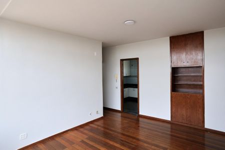 Sala de apartamento à venda com 2 quartos, 70m² em Santa Efigênia, Belo Horizonte