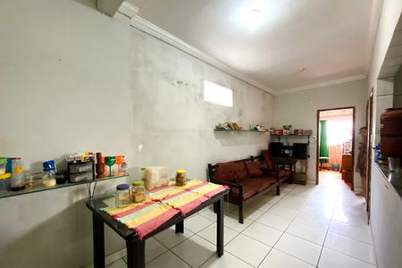 Sala de casa à venda com 5 quartos, 200m² em Boa Vista, Belo Horizonte