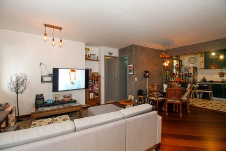 Apartamento à venda com 83m², 2 quartos e 1 vagaAmbientes Integrados (Sala de Estar, Jantar e Cozinha)