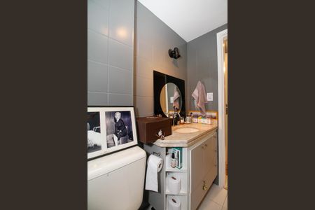 Apartamento à venda com 83m², 2 quartos e 1 vagaBanheiro da Suíte