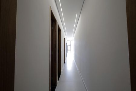 Casa à venda com 100m², 3 quartos e 2 vagasCorredor