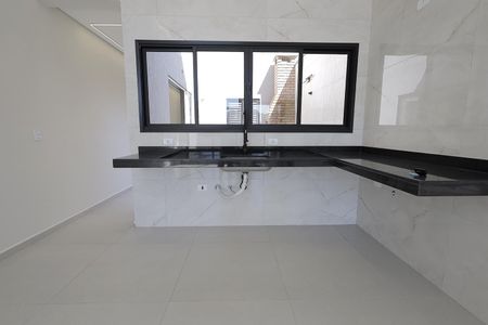 Casa à venda com 100m², 3 quartos e 2 vagasSala e Cozinha