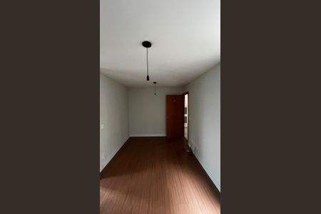 Sala de apartamento para alugar com 2 quartos, 40m² em Lajeado, Cotia