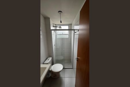 Banheiro de apartamento para alugar com 2 quartos, 40m² em Lajeado, Cotia