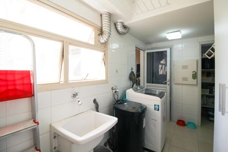 Apartamento à venda com 155m², 3 quartos e 3 vagas Apartamento à venda com 155m², 3 quartos e 3 vagasÁrea de Serviço