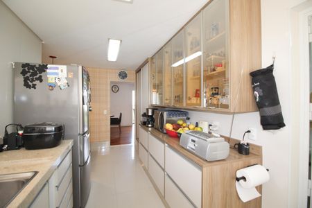Apartamento à venda com 155m², 3 quartos e 3 vagas Apartamento à venda com 155m², 3 quartos e 3 vagasCozinha