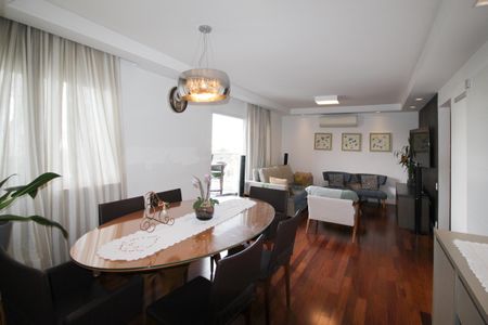 Apartamento à venda com 155m², 3 quartos e 3 vagas Apartamento à venda com 155m², 3 quartos e 3 vagasSala 1