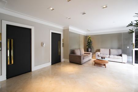 Apartamento à venda com 155m², 3 quartos e 3 vagas Apartamento à venda com 155m², 3 quartos e 3 vagasHall