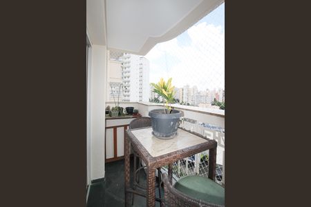 Apartamento à venda com 155m², 3 quartos e 3 vagas Apartamento à venda com 155m², 3 quartos e 3 vagasVaranda