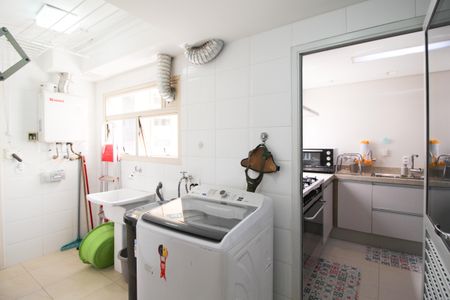 Apartamento à venda com 155m², 3 quartos e 3 vagas Apartamento à venda com 155m², 3 quartos e 3 vagasÁrea de Serviço