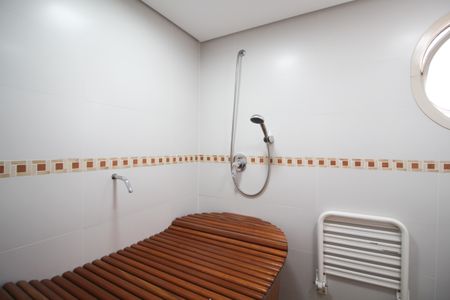 Apartamento à venda com 155m², 3 quartos e 3 vagas Apartamento à venda com 155m², 3 quartos e 3 vagasBanheiro da Suíte 2