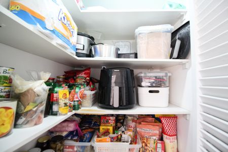 Apartamento à venda com 155m², 3 quartos e 3 vagas Apartamento à venda com 155m², 3 quartos e 3 vagasDespensa