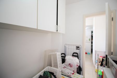 Apartamento à venda com 155m², 3 quartos e 3 vagas Apartamento à venda com 155m², 3 quartos e 3 vagasQuarto de Serviço