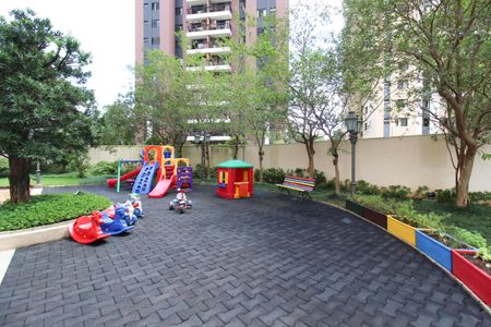Apartamento à venda com 155m², 3 quartos e 3 vagas Apartamento à venda com 155m², 3 quartos e 3 vagasÁrea comum - Playground