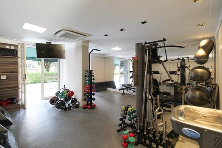 Apartamento à venda com 155m², 3 quartos e 3 vagas Apartamento à venda com 155m², 3 quartos e 3 vagasÁrea comum - Academia