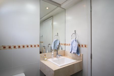 Apartamento à venda com 155m², 3 quartos e 3 vagas Apartamento à venda com 155m², 3 quartos e 3 vagasBanheiro da Suíte 2