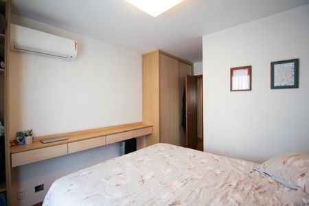 Apartamento à venda com 155m², 3 quartos e 3 vagas Apartamento à venda com 155m², 3 quartos e 3 vagasSuíte