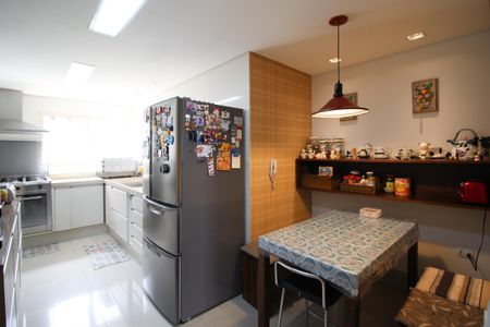 Apartamento à venda com 155m², 3 quartos e 3 vagas Apartamento à venda com 155m², 3 quartos e 3 vagasCozinha