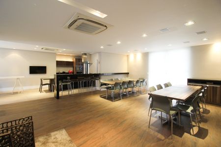 Apartamento à venda com 155m², 3 quartos e 3 vagas Apartamento à venda com 155m², 3 quartos e 3 vagasÁrea comum - Salão de festas
