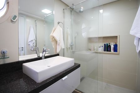 Apartamento à venda com 155m², 3 quartos e 3 vagas Apartamento à venda com 155m², 3 quartos e 3 vagasBanheiro da Suíte 1