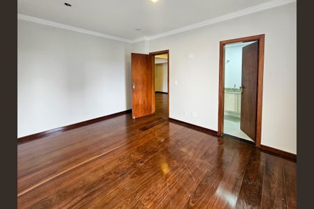 Apartamento à venda com 135m², 3 quartos e 2 vagasSuíte 2