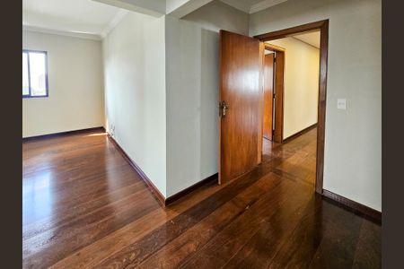 Apartamento à venda com 135m², 3 quartos e 2 vagasSuíte 1
