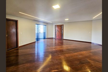 Apartamento à venda com 135m², 3 quartos e 2 vagasSala