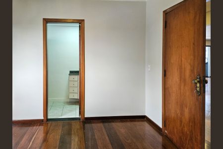 Apartamento à venda com 135m², 3 quartos e 2 vagasSuíte 3