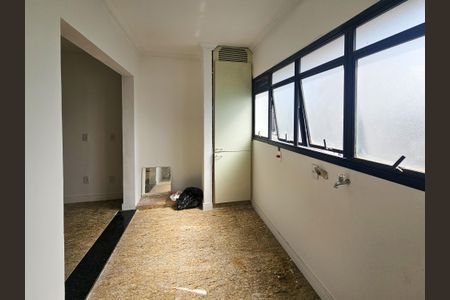 Apartamento à venda com 135m², 3 quartos e 2 vagasÁrea de Serviço