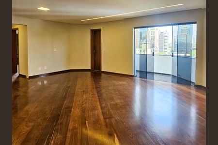 Apartamento à venda com 135m², 3 quartos e 2 vagasSala