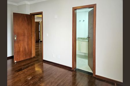 Apartamento à venda com 135m², 3 quartos e 2 vagasSuíte 2