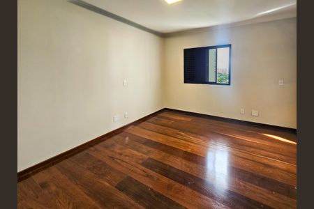 Apartamento à venda com 135m², 3 quartos e 2 vagasSuíte 3