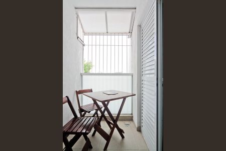 Casa à venda com 86m², 3 quartos e 2 vagas Casa à venda com 86m², 3 quartos e 2 vagasVaranda